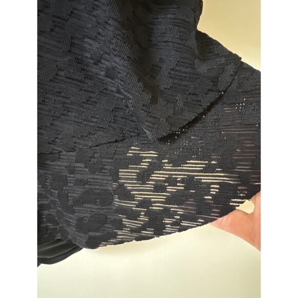 Sleek Black One-Piece Swimwear - Picture 4 of 11